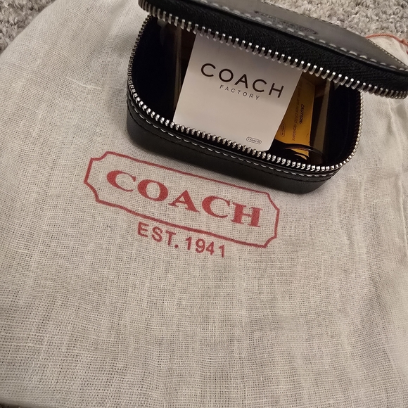 Coach Black Leather Toiletry - Picture 3 of 3